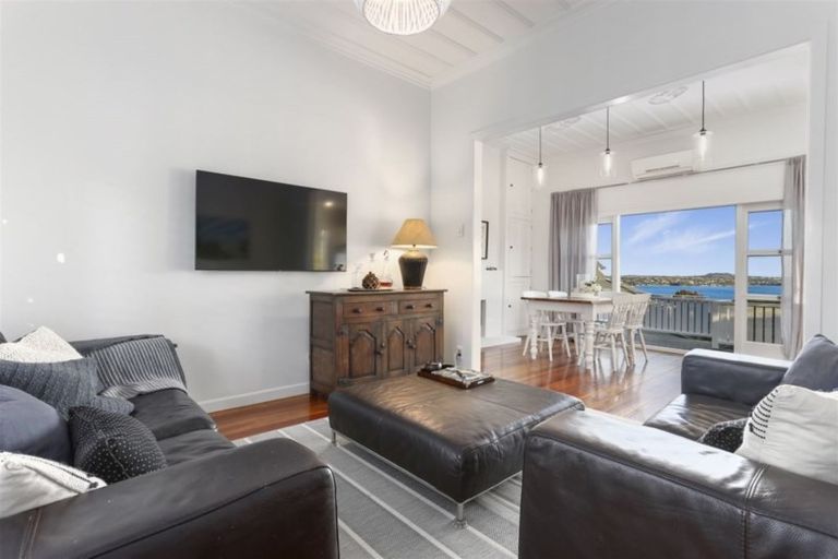 Photo of property in 2/18 Mariposa Crescent, Birkenhead, Auckland, 0626