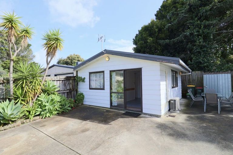 Photo of property in 71 Casuarina Road, Half Moon Bay, Auckland, 2012