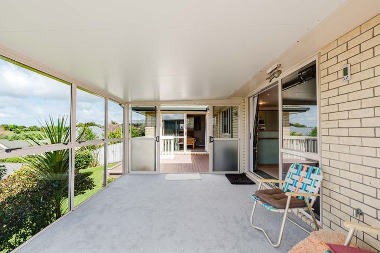 Photo of property in 82 Rototuna Road, Rototuna, Hamilton, 3210