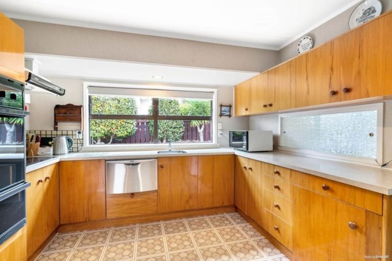 Photo of property in 46 Glenfern Road, Mellons Bay, Auckland, 2014