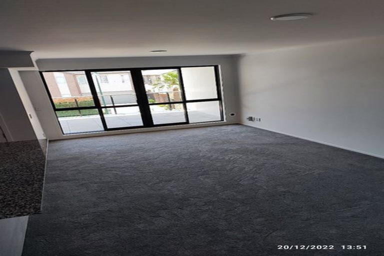 Photo of property in 7/11 Carlos Drive, Flat Bush, Auckland, 2016
