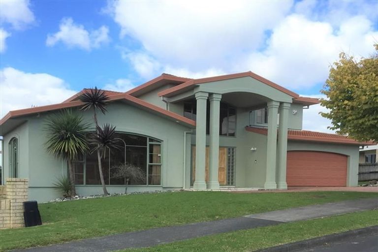 Photo of property in 18 Tornado Place, West Harbour, Auckland, 0618