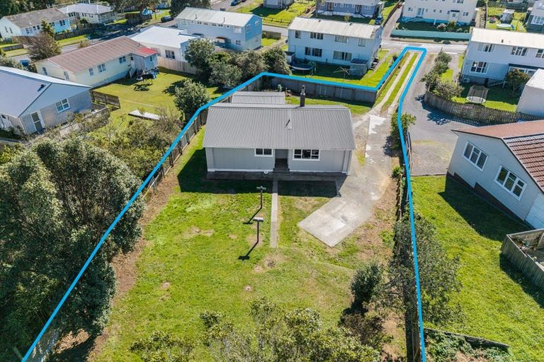 Photo of property in 25 Loongana Street, Waitangirua, Porirua, 5024