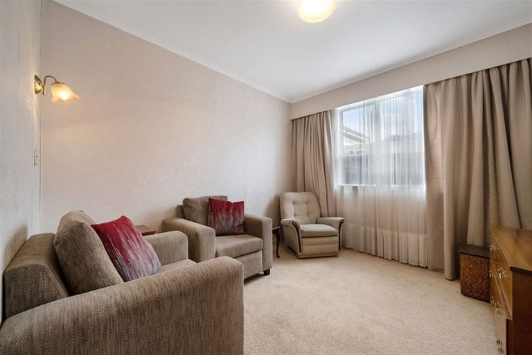 Photo of property in 81 Lynwood Road, New Lynn, Auckland, 0600