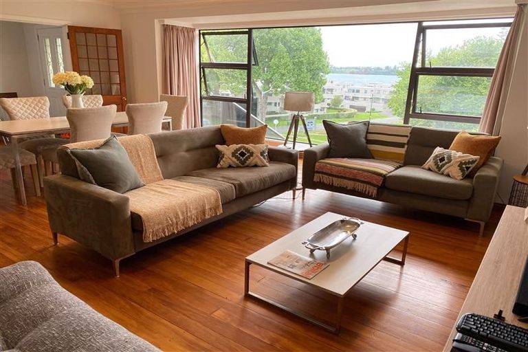 Photo of property in 283 Devonport Road, Tauranga, 3110