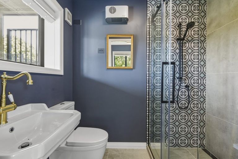 Photo of property in 24 Queen Street, Brighton, Dunedin, 9035