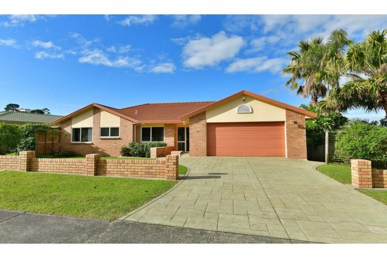 Photo of property in 4 Astor Place, Orewa, 0931