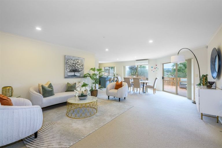 Photo of property in 16 Brookwood Drive, Henderson, Auckland, 0612