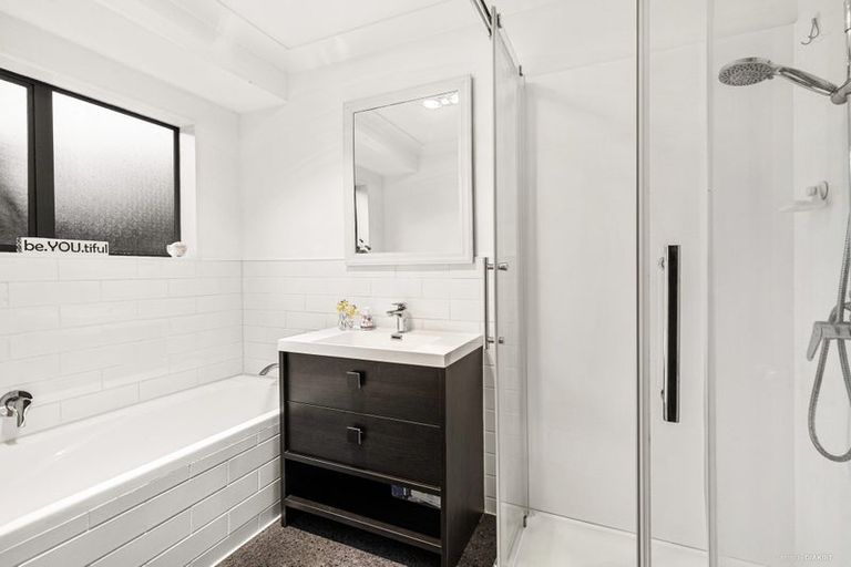 Photo of property in 7 Bayview Drive, Waiuku, 2123