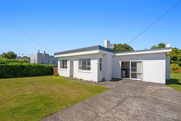 Photo of property in 62 Gisborne Terrace, Opunake, 4616