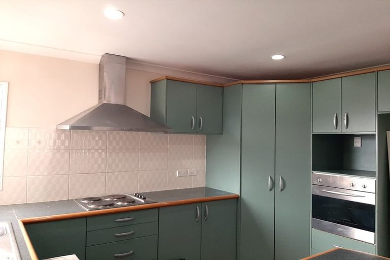 Photo of property in 89 Glenveagh Park Drive, Weymouth, Auckland, 2103