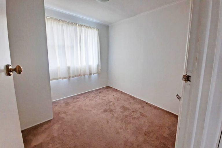 Photo of property in 2/7 Oteha Valley Road, Northcross, Auckland, 0632