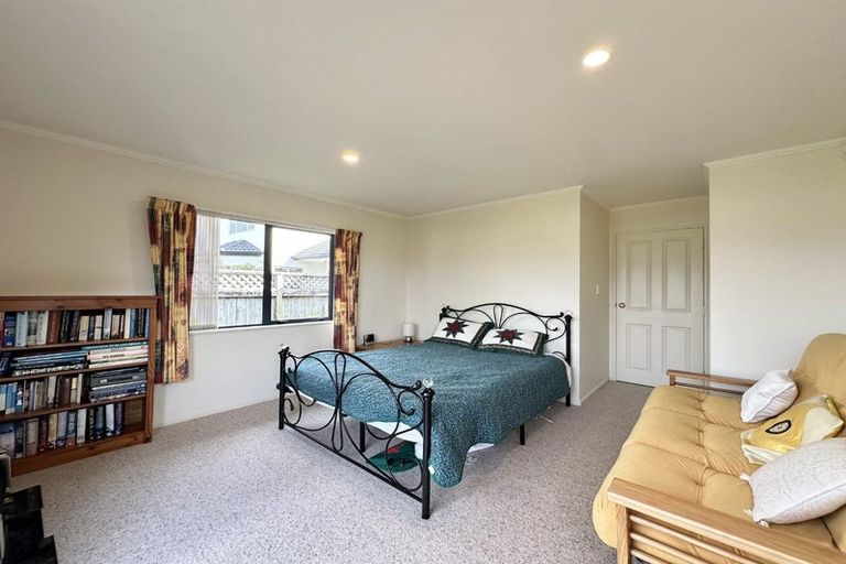 Photo of property in 5 Birkinshaw Grove, Riverstone Terraces, Upper Hutt, 5018