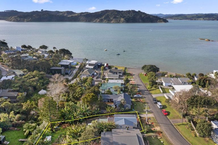 Photo of property in 44 Lorenzen Bay Road, Raglan, 3225