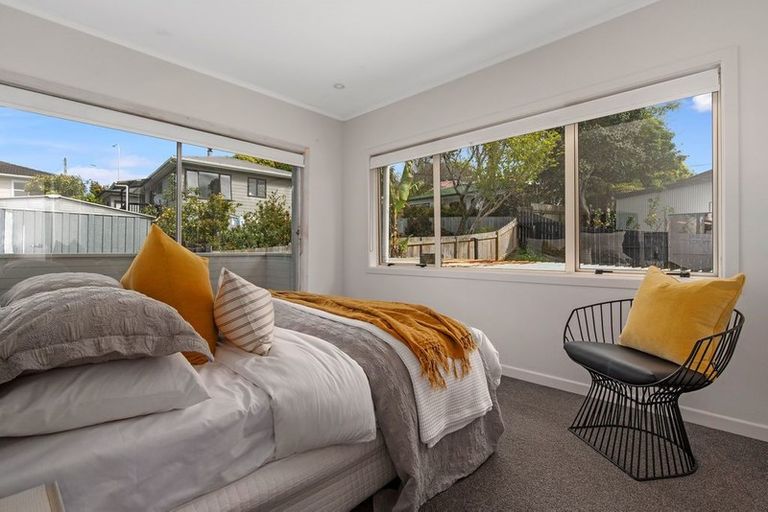 Photo of property in 41 Pohutukawa Avenue, Red Beach, 0932