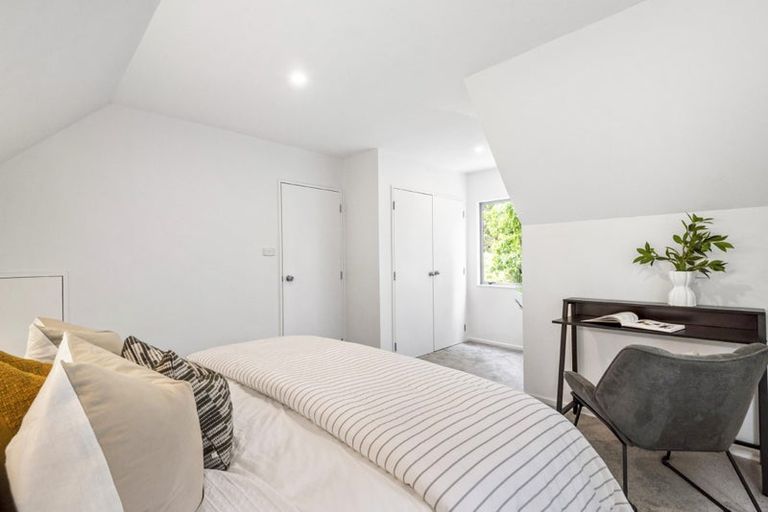 Photo of property in 2/128 Lynn Road, Bayview, Auckland, 0629