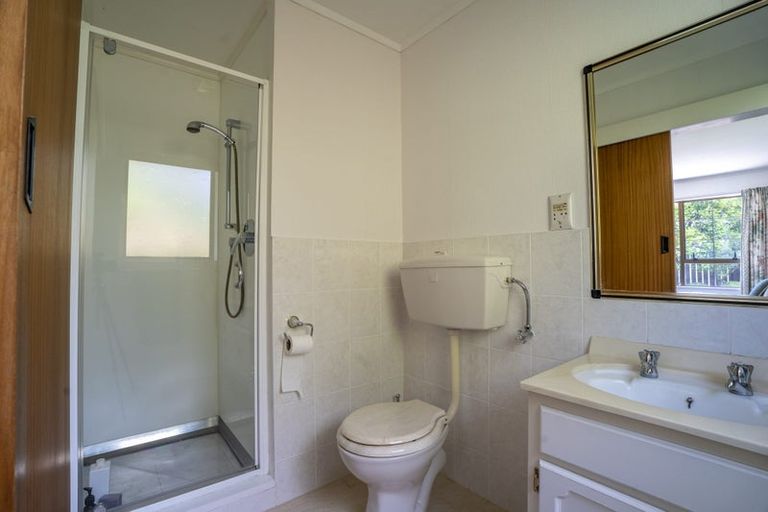 Photo of property in 1 Brasenose Place, Tawa, Wellington, 5028