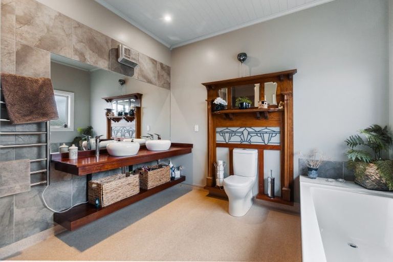 Photo of property in 11 Half Time Close, Omakau, 9376