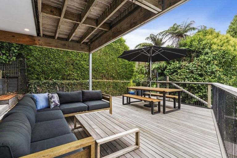 Photo of property in 92 Parr Terrace, Castor Bay, Auckland, 0620
