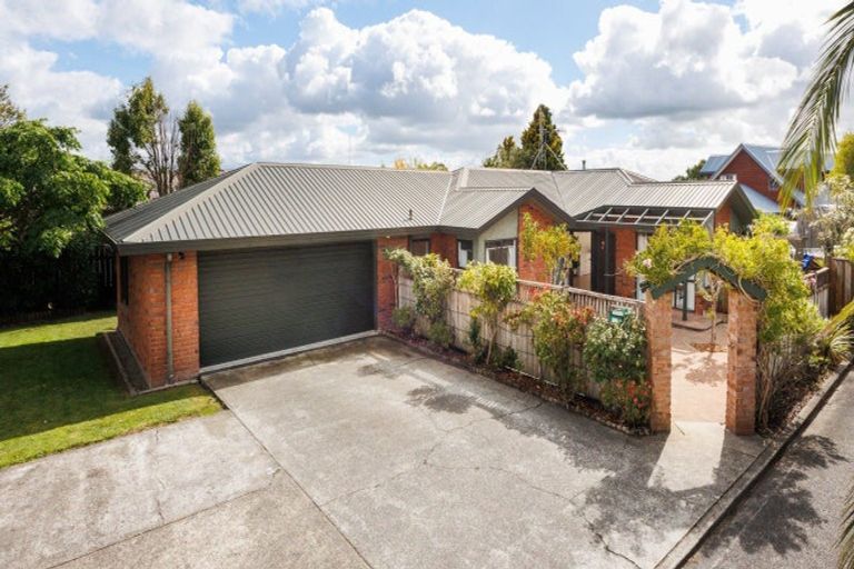 Photo of property in 127 Summerhill Drive, Fitzherbert, Palmerston North, 4410
