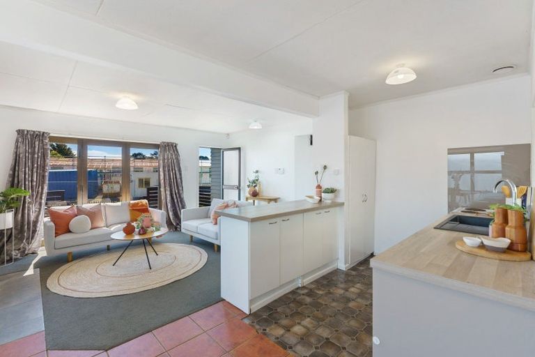Photo of property in 14 Totara Street, Otaki, 5512