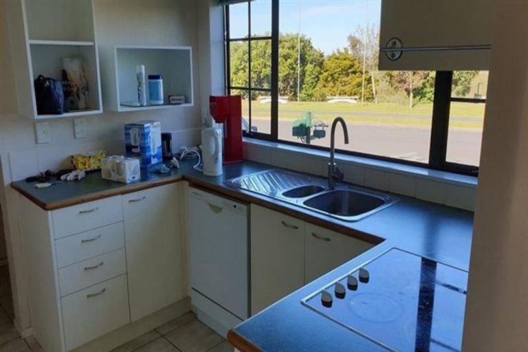 Photo of property in 11 Sandwick Drive, Weymouth, Auckland, 2103