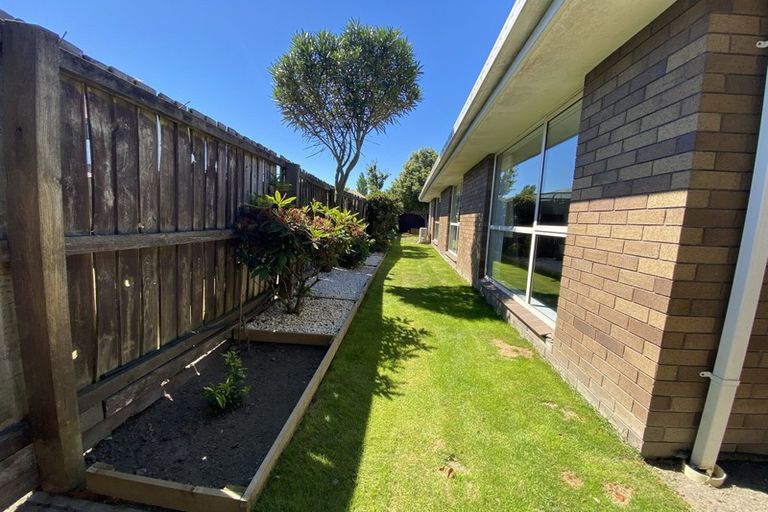 Photo of property in 2/97a Grimseys Road, Redwood, Christchurch, 8051