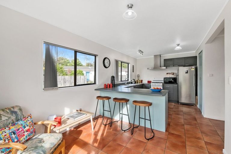 Photo of property in 13 Atarau Grove, Paraparaumu, 5032