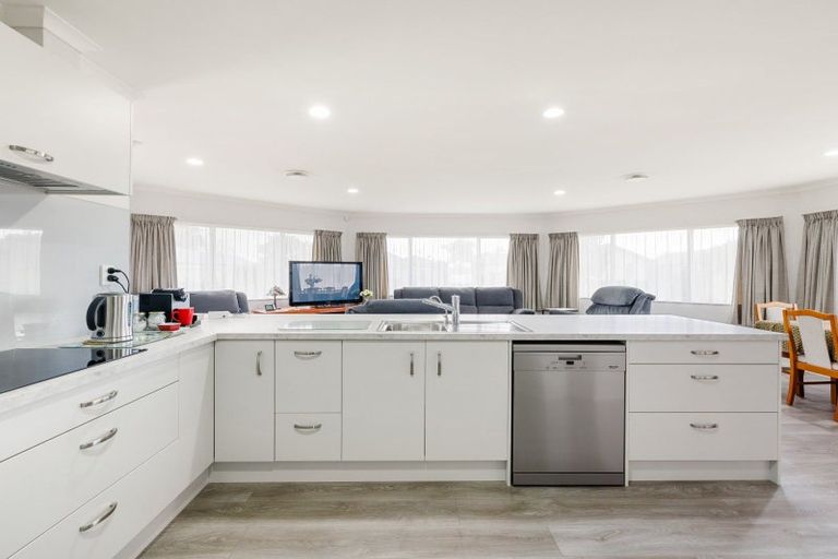 Photo of property in 2 Brunswick Place, Rototuna North, Hamilton, 3210