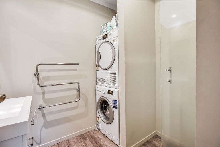 Photo of property in 1/114 Old Farm Road, Hamilton East, Hamilton, 3216