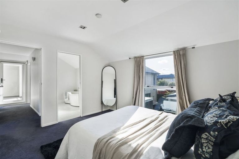 Photo of property in 496c Barbadoes Street, Edgeware, Christchurch, 8013