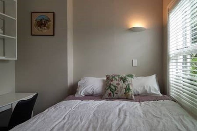 Photo of property in 1 Oakfield Street, Burnside, Christchurch, 8053