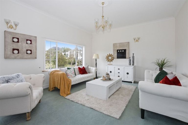 Photo of property in 8a Wainoni Heights, Greenhithe, Auckland, 0632