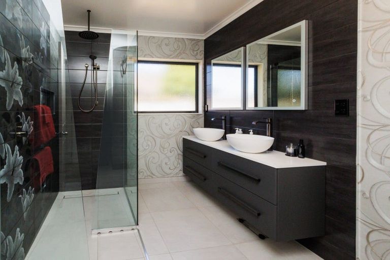 Photo of property in 2 Buttonwood Court, Milson, Palmerston North, 4414