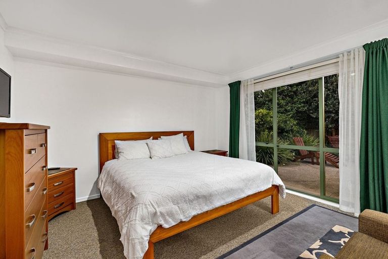 Photo of property in 9 Swanson Oaks, Swanson, Auckland, 0612