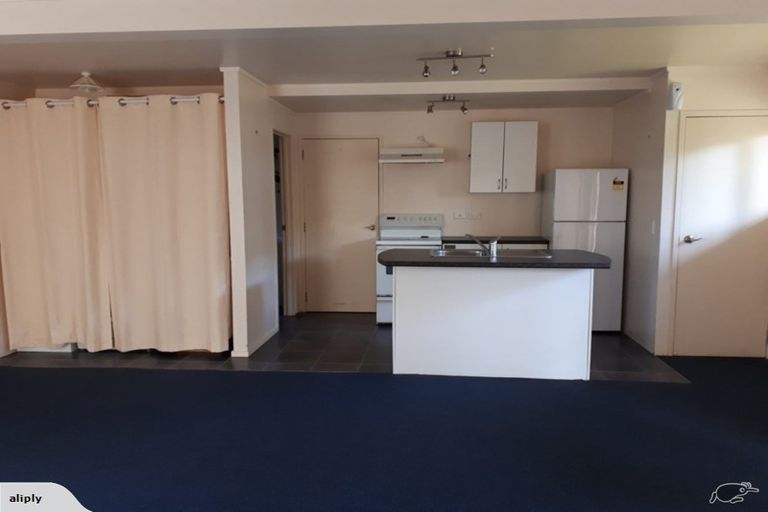 Photo of property in 17 Houston Place, Bayview, Auckland, 0629