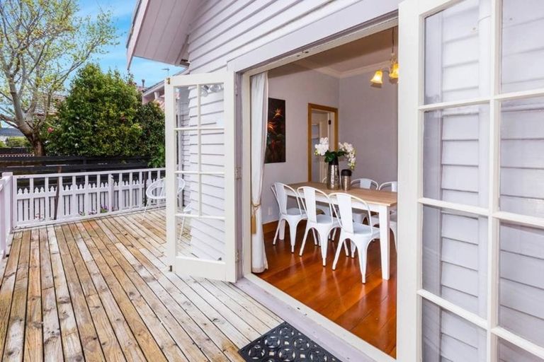 Photo of property in 16 Norton Park Avenue, Fairfield, Lower Hutt, 5011