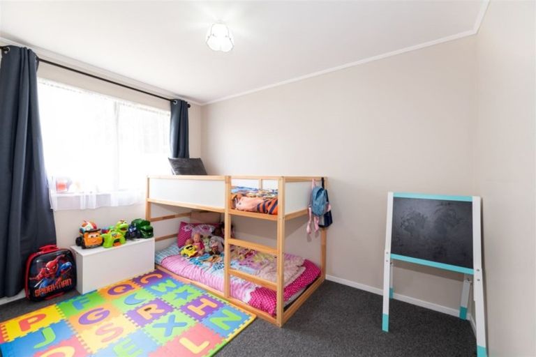 Photo of property in 33 Danube Lane, Glen Eden, Auckland, 0602