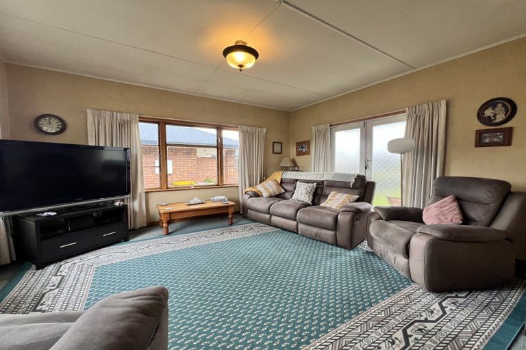 Photo of property in 50 Mcphee Street, Dannevirke, 4930