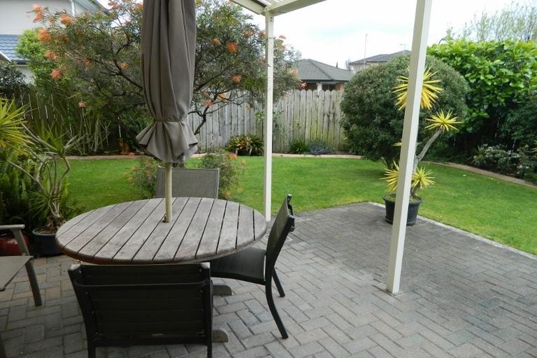Photo of property in 41a Riverstone Road, Te Atatu Peninsula, Auckland, 0610