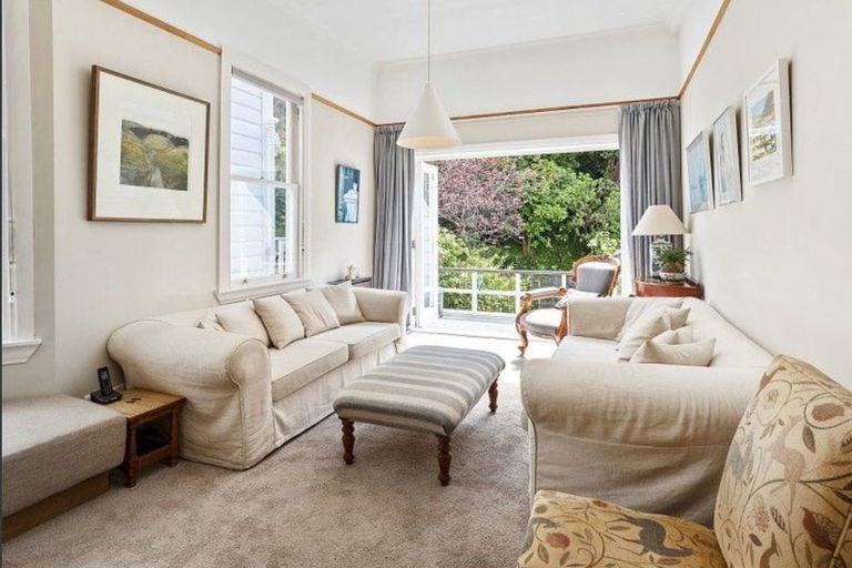 Photo of property in 380 Tinakori Road, Thorndon, Wellington, 6011