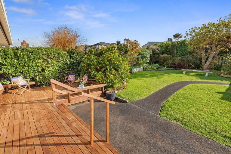 Photo of property in 98 Hebron Road, Waiake, Auckland, 0630