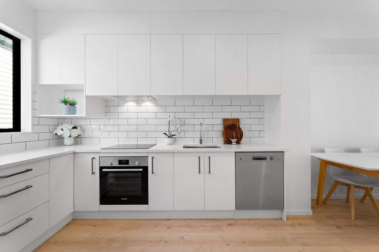 Photo of property in 7/22 Takapu Street, Henderson, Auckland, 0612