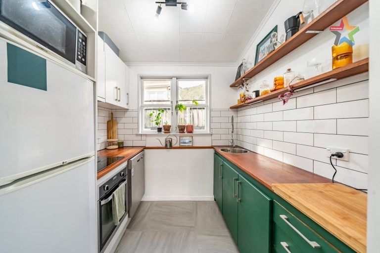 Photo of property in 85b Wilkie Crescent, Naenae, Lower Hutt, 5011