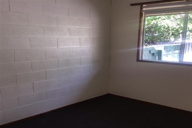 Photo of property in 2/1012 Plunket Street, Saint Leonards, Hastings, 4120