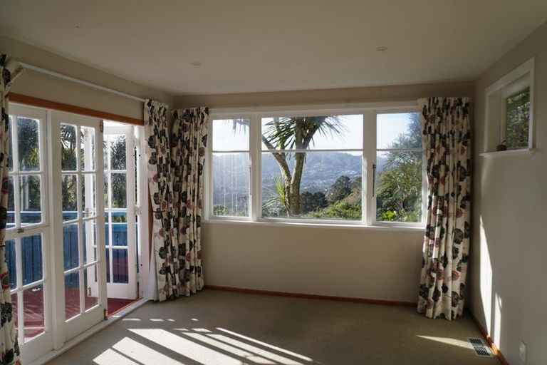 Photo of property in 54 Huntingdon Street, Northland, Wellington, 6012