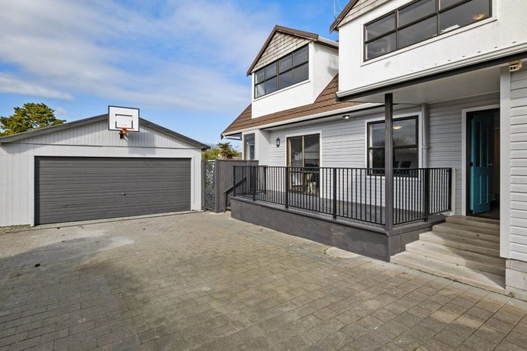 Photo of property in 16 Douglas Street, Hawera, 4610