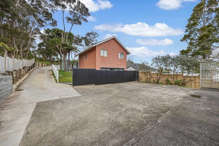 Photo of property in 33b Fairmount Road, Titirangi, Auckland, 0604