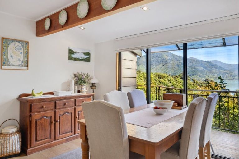 Photo of property in 28 Moetapu Bay Road, Moetapu Bay, Picton, 7282