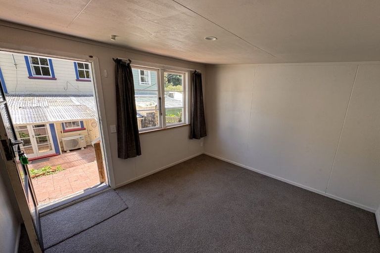 Photo of property in 19 Holloway Road, Aro Valley, Wellington, 6021